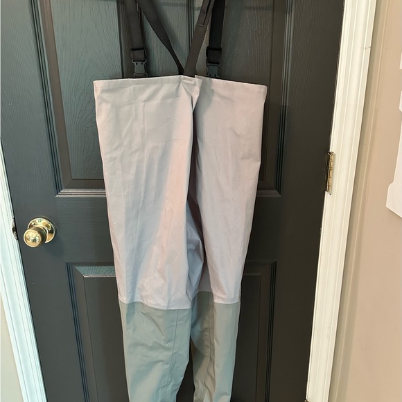 Simms youth waders 🎣 - Picture 3 of 4